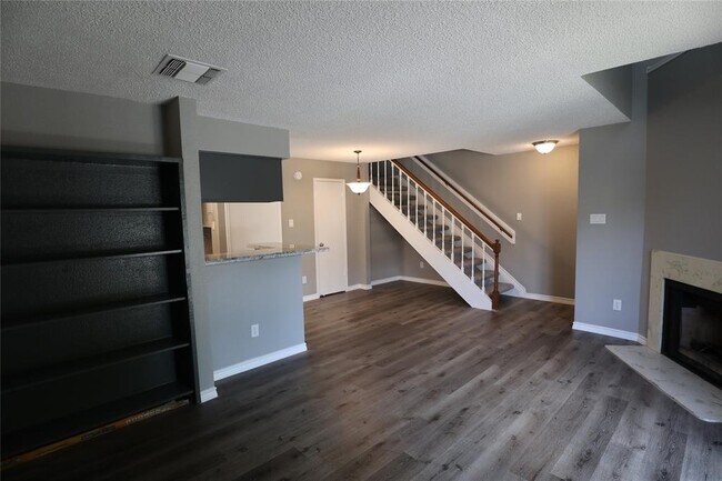 Building Photo - 1515 Sandy Springs Rd