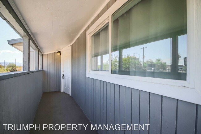 Building Photo - 2 br, 1 bath House - 706 Dike Ln Unit #B