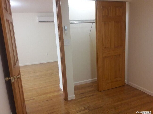 Foto del edificio - 74-16 Woodside Ave