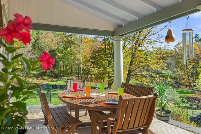 Foto del edificio - 114 Chase Rd