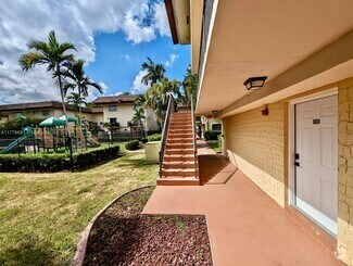 Building Photo - 8550 SW 109th Ave