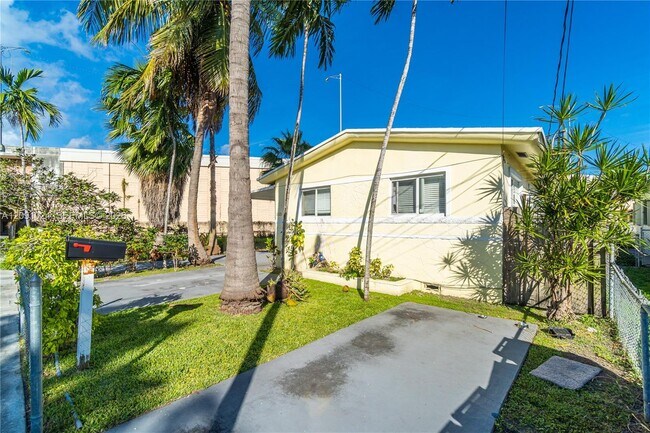 Foto del edificio - 1021 NW 23rd Ave