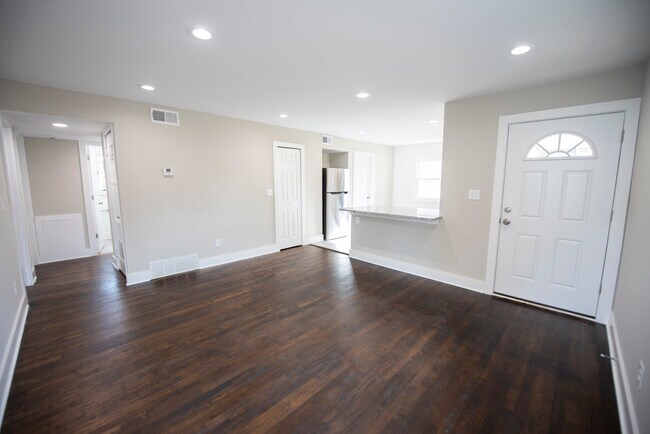 Foto del edificio - 5859 Porter Rd