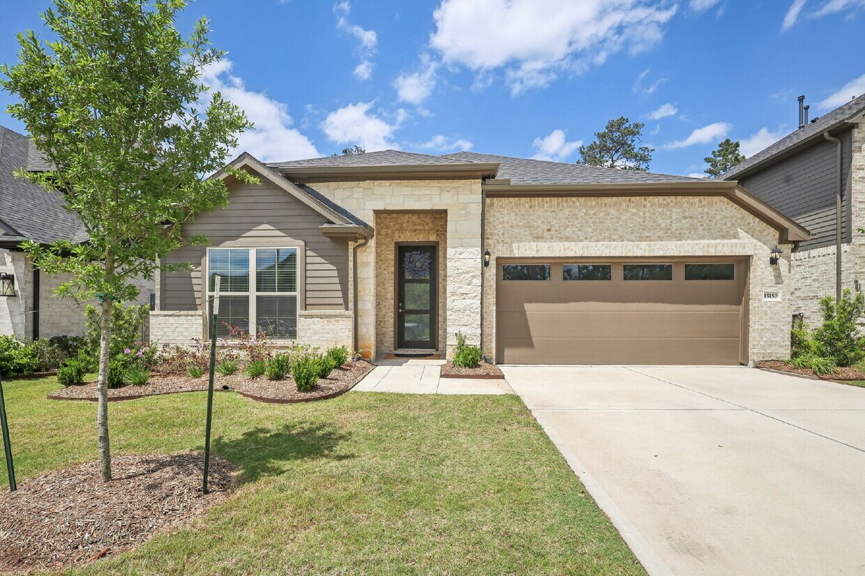 Primary Photo - "Charming 3-Bedroom Haven in Magnolia: Spa...