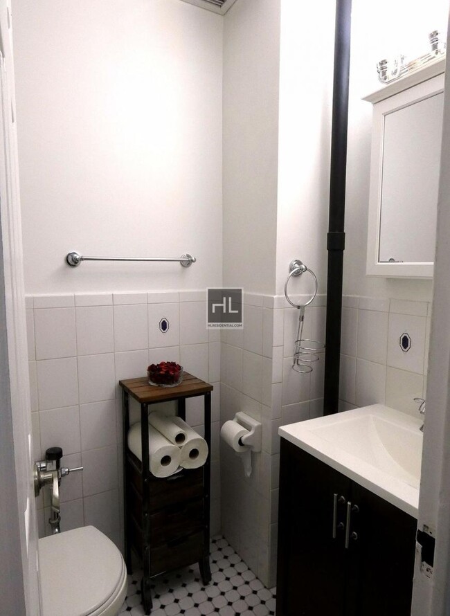 Building Photo - 1 bedroom in NEW YORK NY 10128