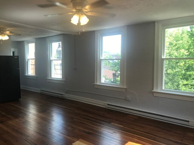 Building Photo - 4181 Hamilton Ave