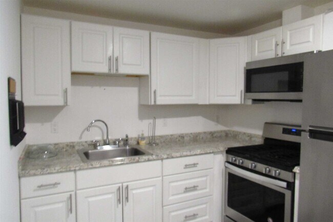 Foto del edificio - 460 Stormville Mountain Rd