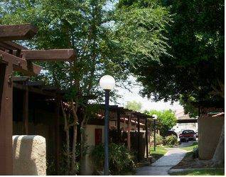 Foto del edificio - Agua Caliente Apartments