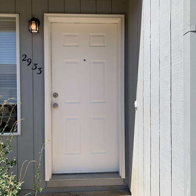 Building Photo - 2933 SE 38th Ct