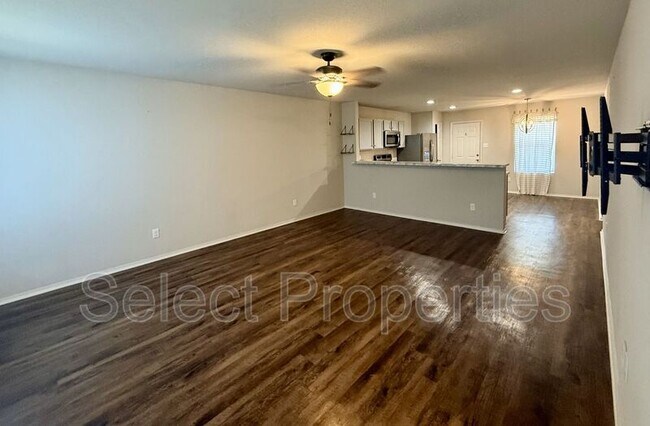 Foto del edificio - 2400 Windy Ln