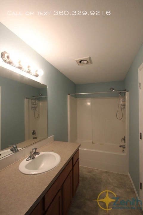 Building Photo - 4416 NE Nicholson Loop