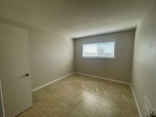 Building Photo - 3431 Capalina Rd