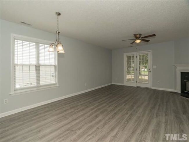 Building Photo - Golf Course Townhome