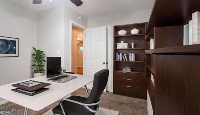 Foto del edificio - 3409 Hyland Dr