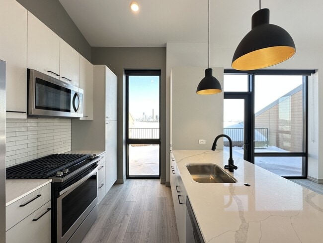 Building Photo - 2155 N Elston Ave