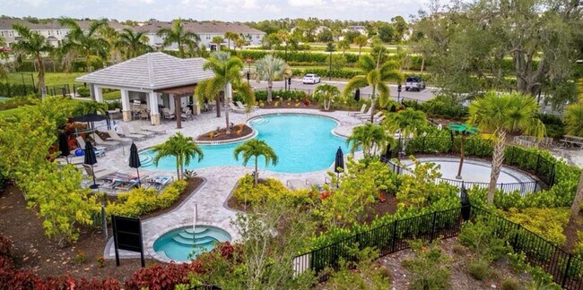 Foto del edificio - 15082 Shady Palms Ln