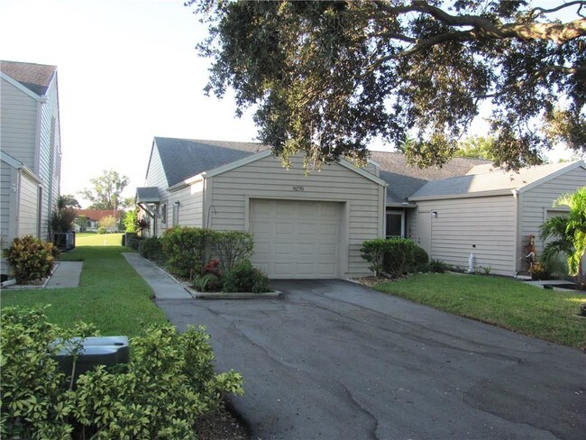 Building Photo - 9270 Westlinks Terrace