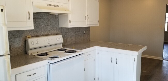 Building Photo - 9245 Cedar Ridge Dr NW