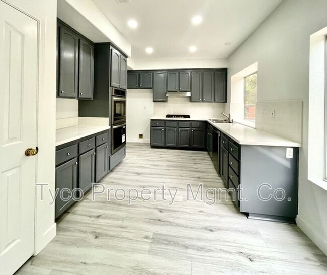 Foto del edificio - 659 Rosita Ct