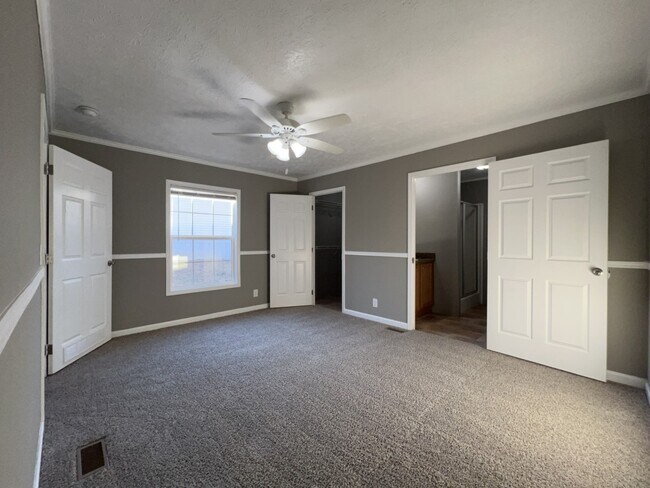 Foto del edificio - 237 Field Pine Dr