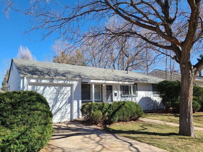 Foto del edificio - Charming 3BR House in University Hills