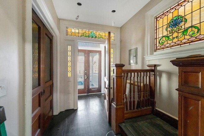 Foto del edificio - 385 Fairmount Ave