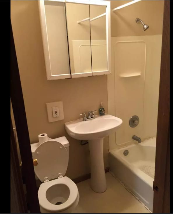 Bathroom - 1523 3rd St NE