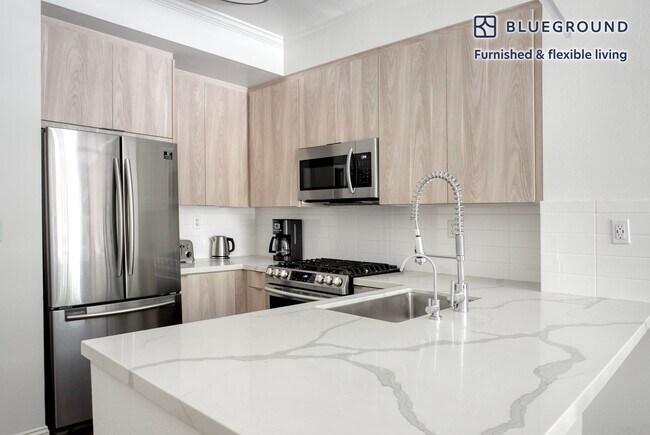 Foto del edificio - 5710 Crescent Prk E