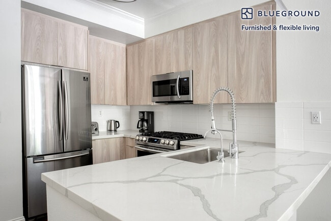 Foto del edificio - 5710 Crescent Prk E