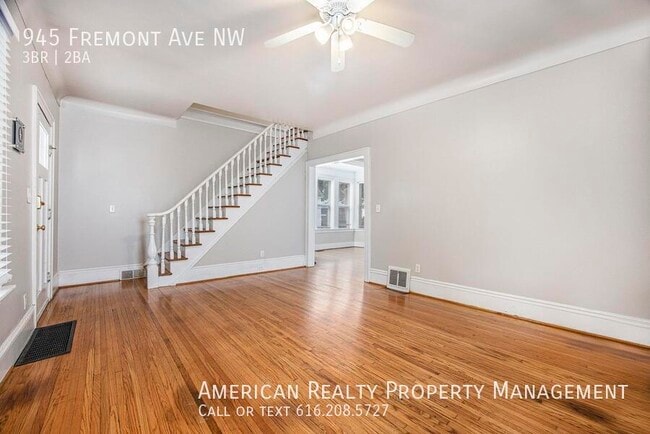 Foto del edificio - 945 Fremont Ave NW