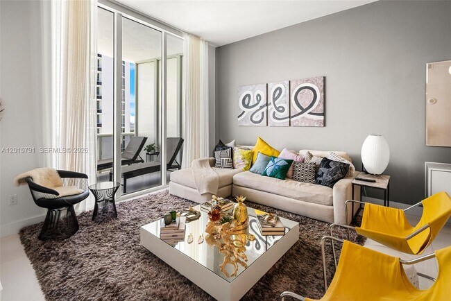 Building Photo - 15901 Collins Ave