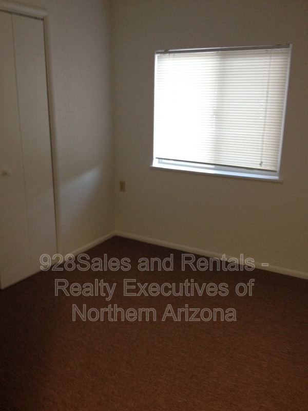 Photo - 954 Omaha House