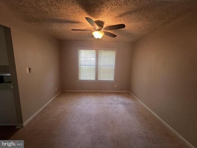Building Photo - 44236 Pine Creek Ln