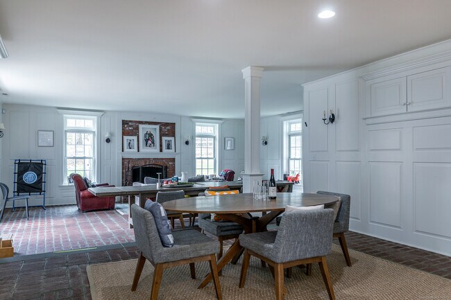 Foto del edificio - 109 Dibble Hill Rd