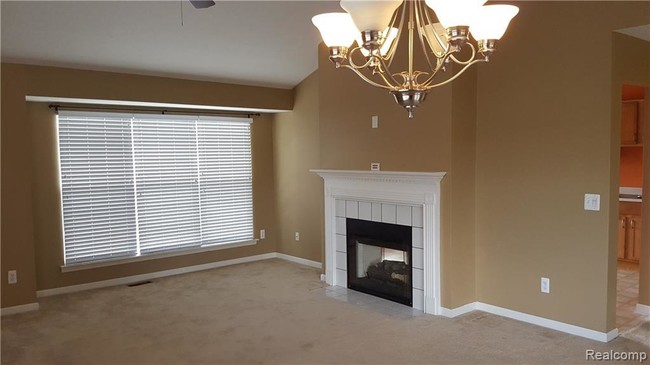 Building Photo - 15101 Hidden Pointe Cir