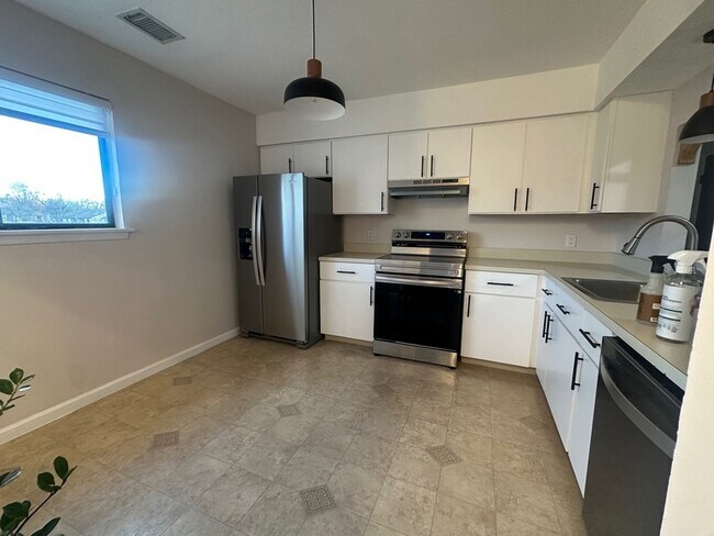 Foto del edificio - 66 Simsbury Landing