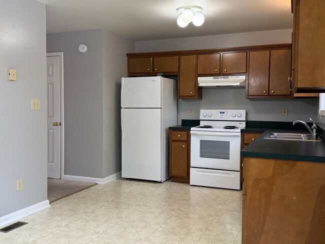 Foto del edificio - 2 bedroom 1.5 bath townhouse