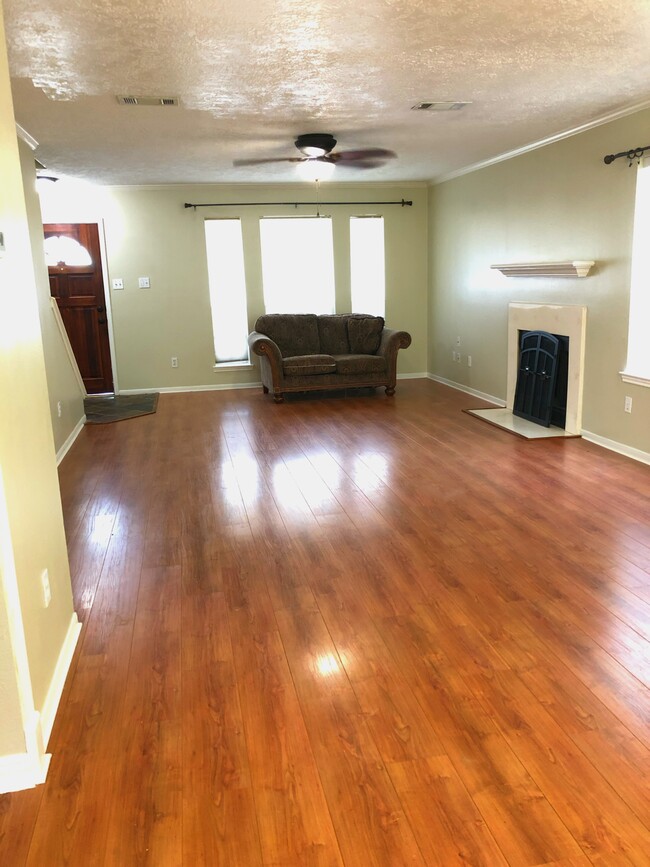 Building Photo - 12602 Thornwell Ct
