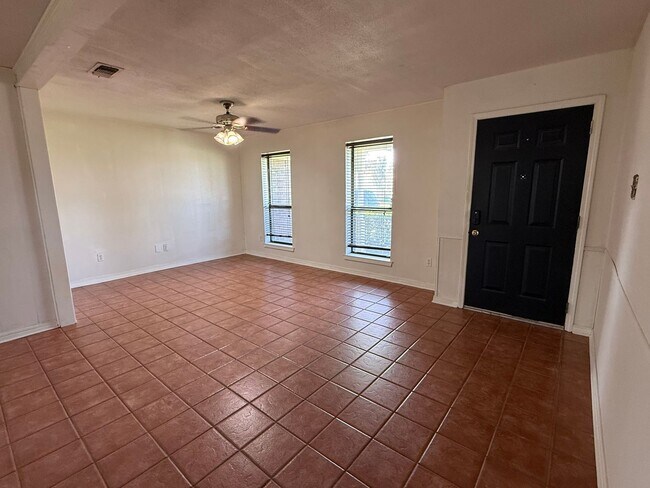 Foto del edificio - 3 Bedroom in Hallsville