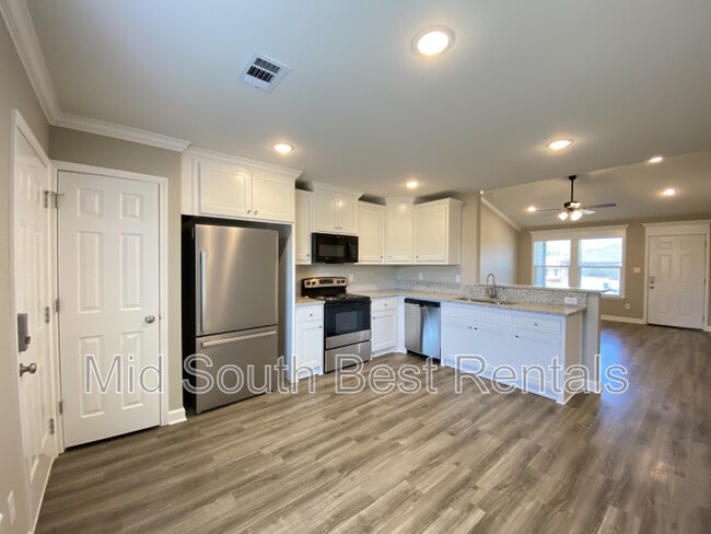 Foto del edificio - 627 Hill Rd