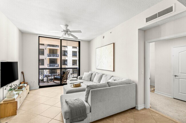 Foto del edificio - 701 S Olive Ave