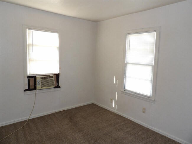Building Photo - 1308 SW 26th St