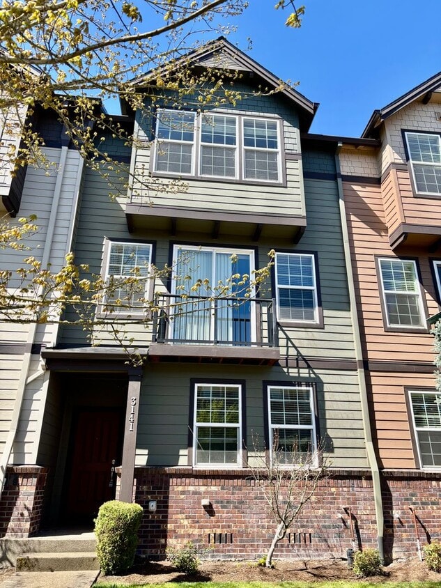 Primary Photo - 4 Bedroom Brookwood Crossing Townhome with...