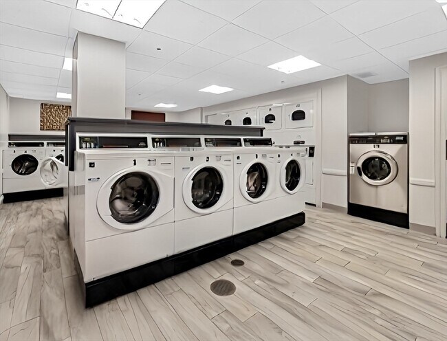 Foto del edificio - 10 Brookline Pl
