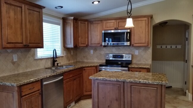 Photo - 5787 Lakeside Dr House