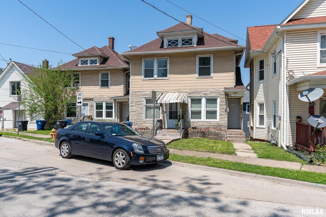 Primary Photo - 1527 8th Ave