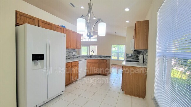 Building Photo - 5621 Terrain De Golf Dr