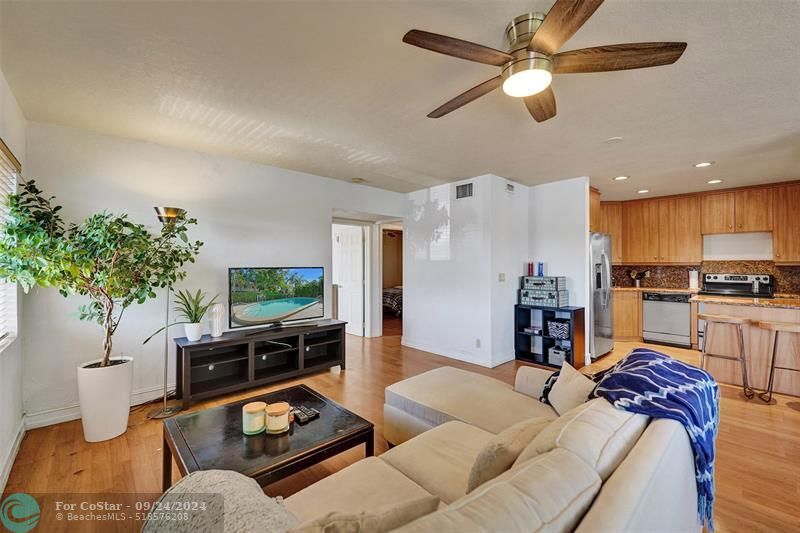 Primary Photo - 1423 Holly Heights Dr