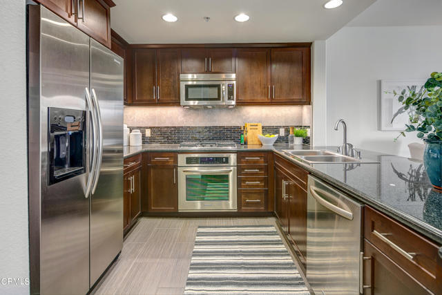 Foto del edificio - 931 E Walnut St