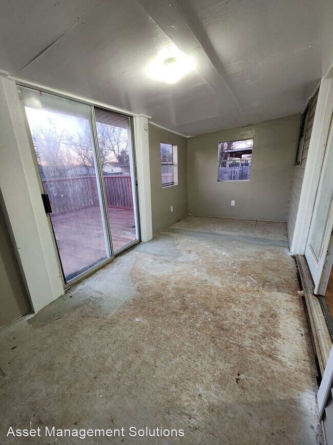 Foto del edificio - 4 br, 1 bath House - 6317 S. Phillips Avenue